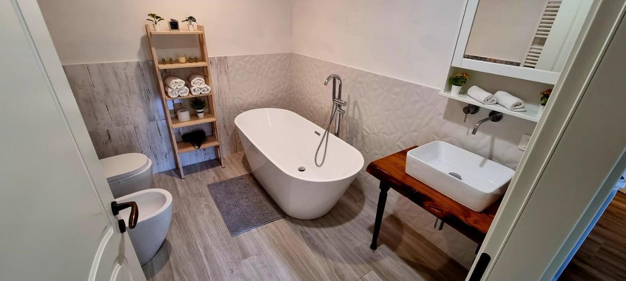 Agriturismo Il Castello Villa Borgo a Mozzano Ngoại thất bức ảnh